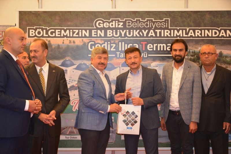 AK PARTİ GENEL BAŞKAN YARDIMCISI HAMZA DAĞ  GEDİZ BELEDİYESİ STANTINI ZİYARET ETTİ