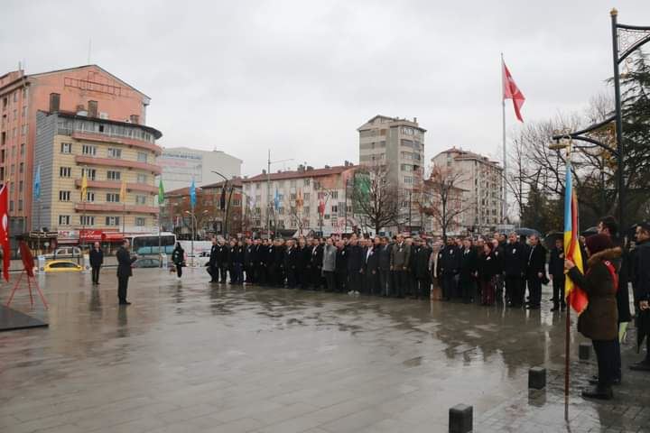 Öğretmenler Günü dolayısıyla Atatürk Anıtı