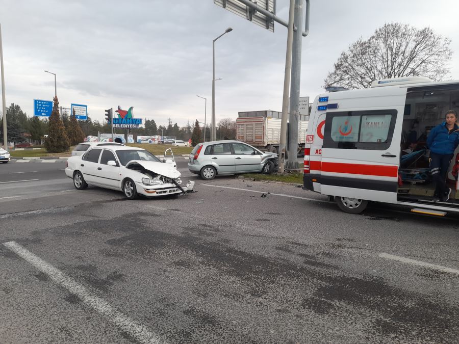 Germiyan Kavşağı trafik kazası:2 yaralı