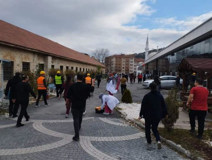 Deprem yangın ve bina tahliye tatbikatı gerçekleştirildi 