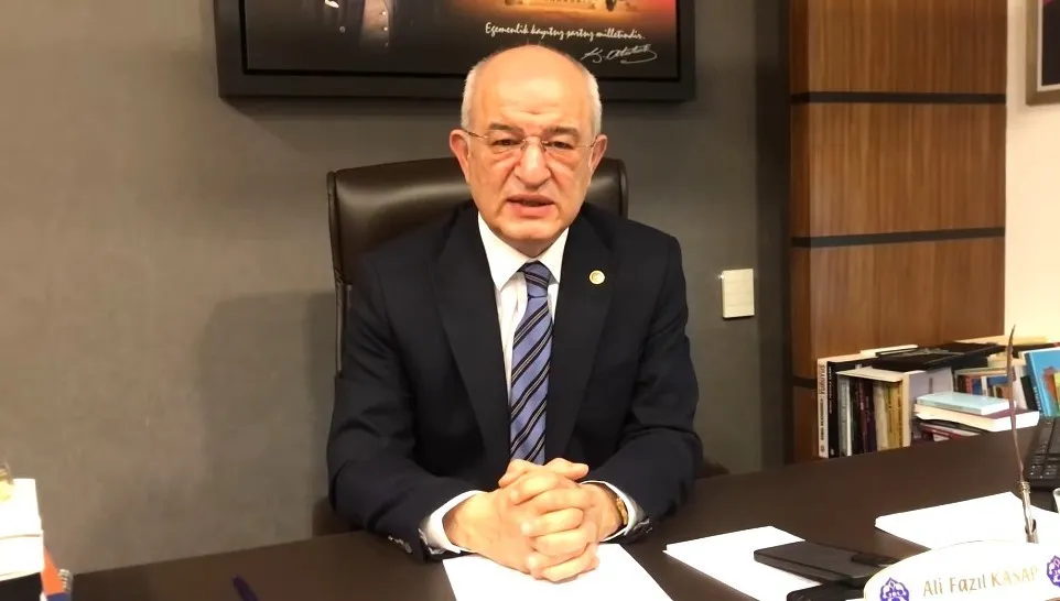 VEKİL KASAP SAADET PARTİSİNDEN İSTİFA EDEREK CHP GERİ DÖNDÜ