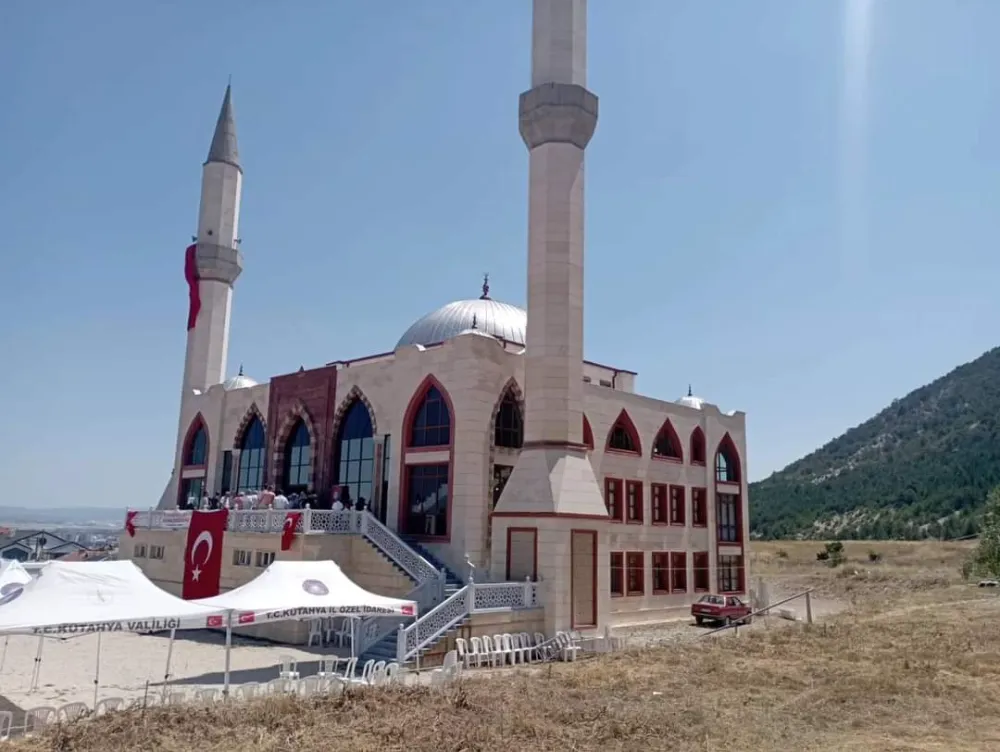 Kevser Camii İbadete Açılarak İlk Cuma Namazı Kılındı