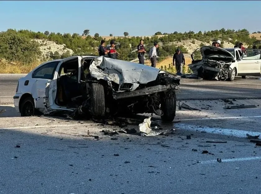 Kütahya Gediz karayolunda kaza: 5 yaralı 