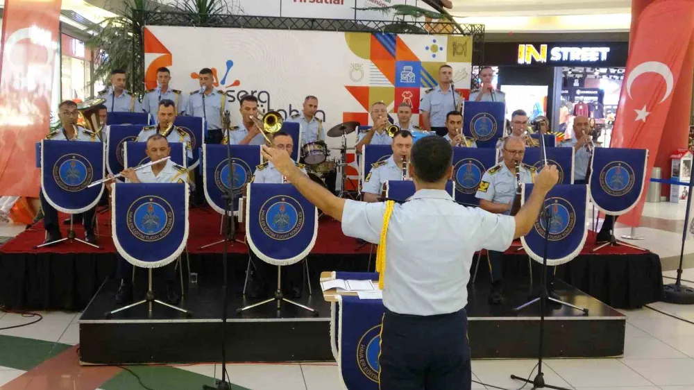 Kütahya’da Tugay Bandosu’ndan Zafer Bayramı konseri